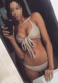 Erdemli'nin Çarpıcı Güzeli, 61 kg, 164 cm Boyundaki Bu Sihirli Esmer